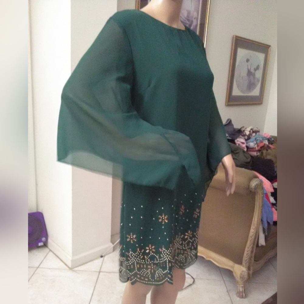 BNWOT Elegant Green Chiffon Dress BY BOUTIQUE W/ GOLD RHINESTONES PTP 20-21 - Picture 6 of 6